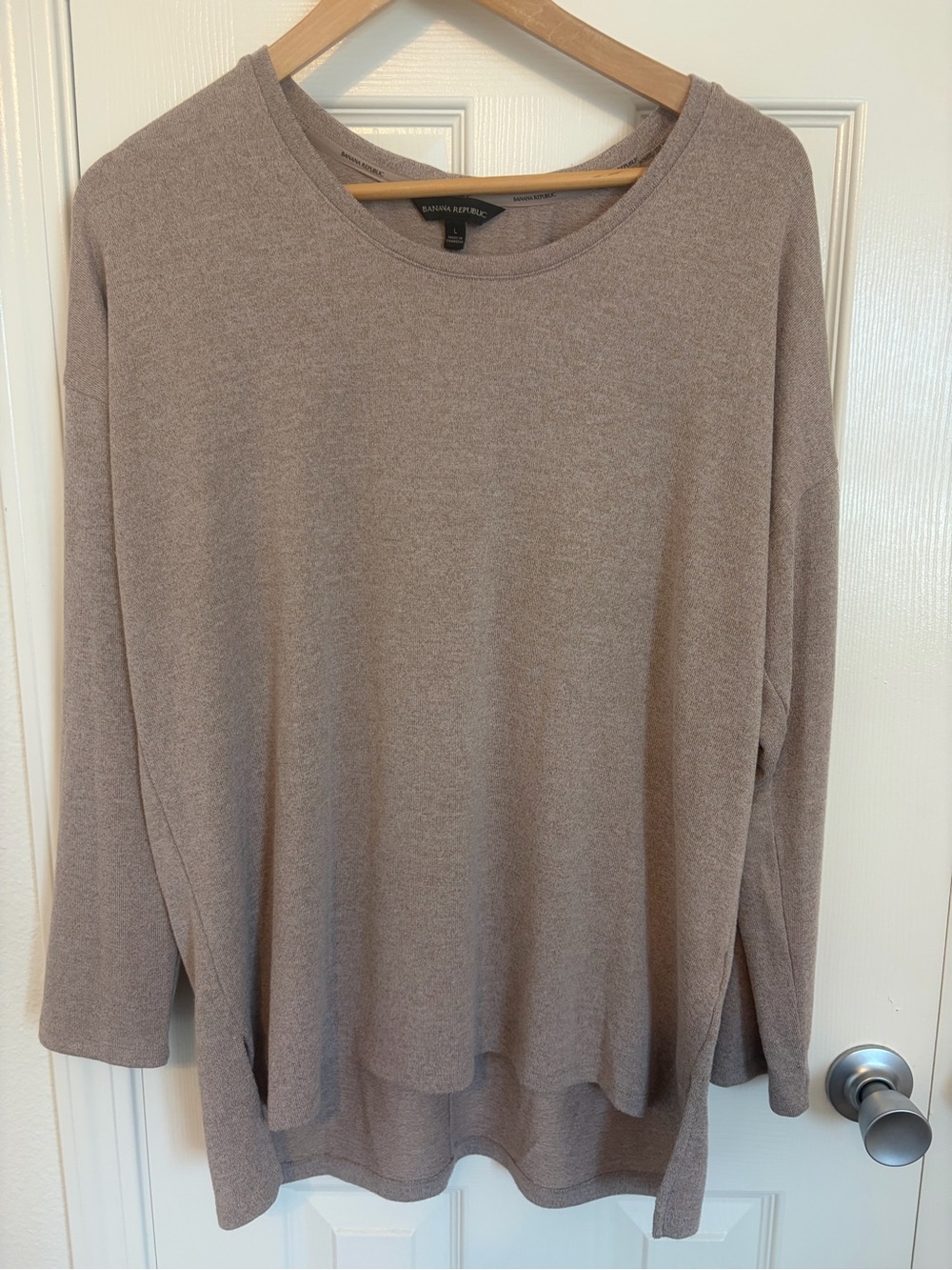 Banana Republic Women's Taupe Crewneck Long Sleeve Top size L